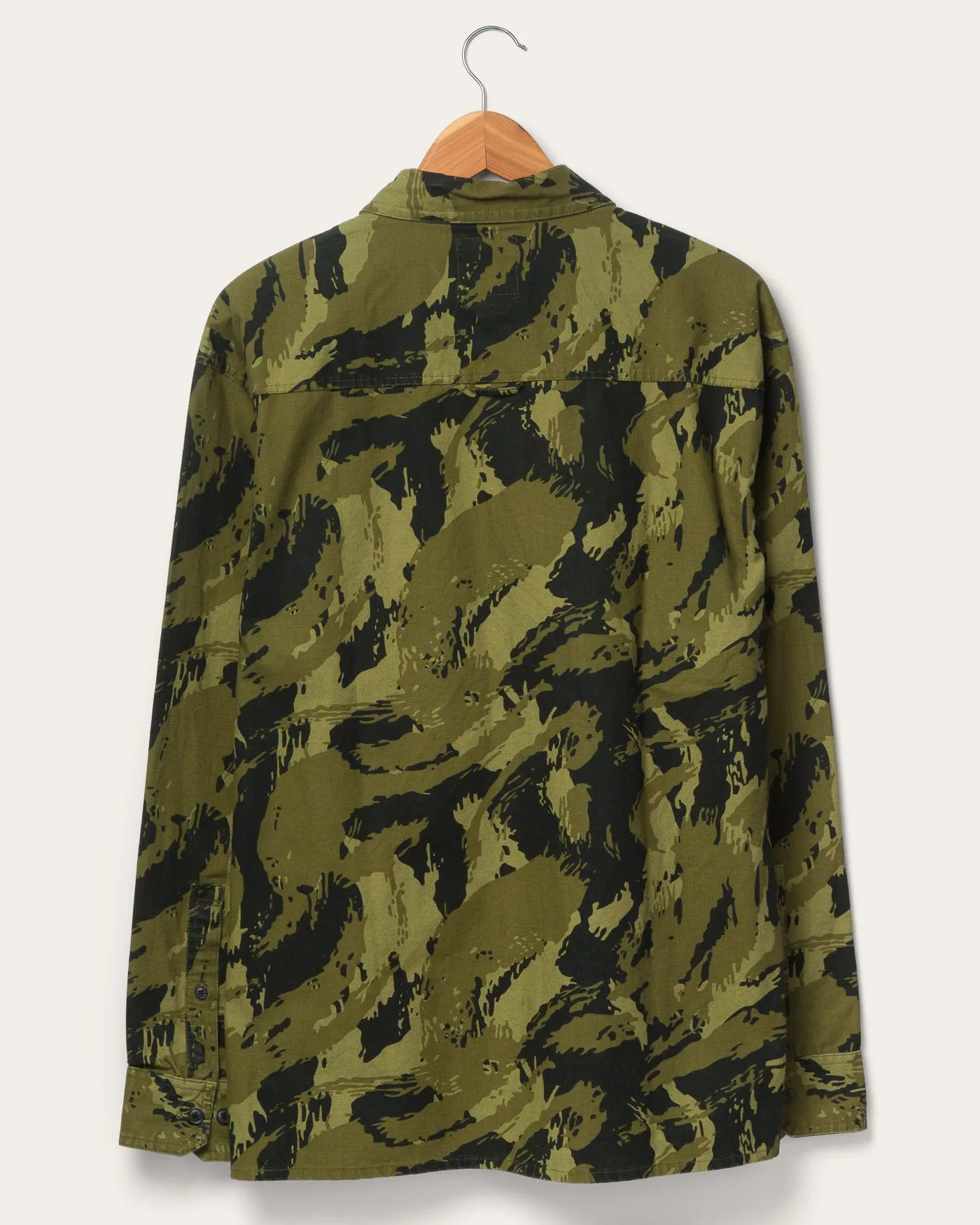 Tame Oversized Two Pocket Long Sleeve Camo Shirt